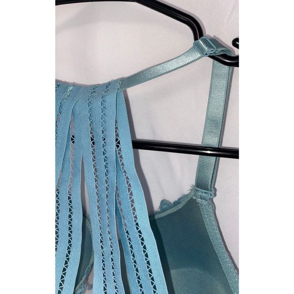 Beautiful Front Close Bra - Picture 3 of 10